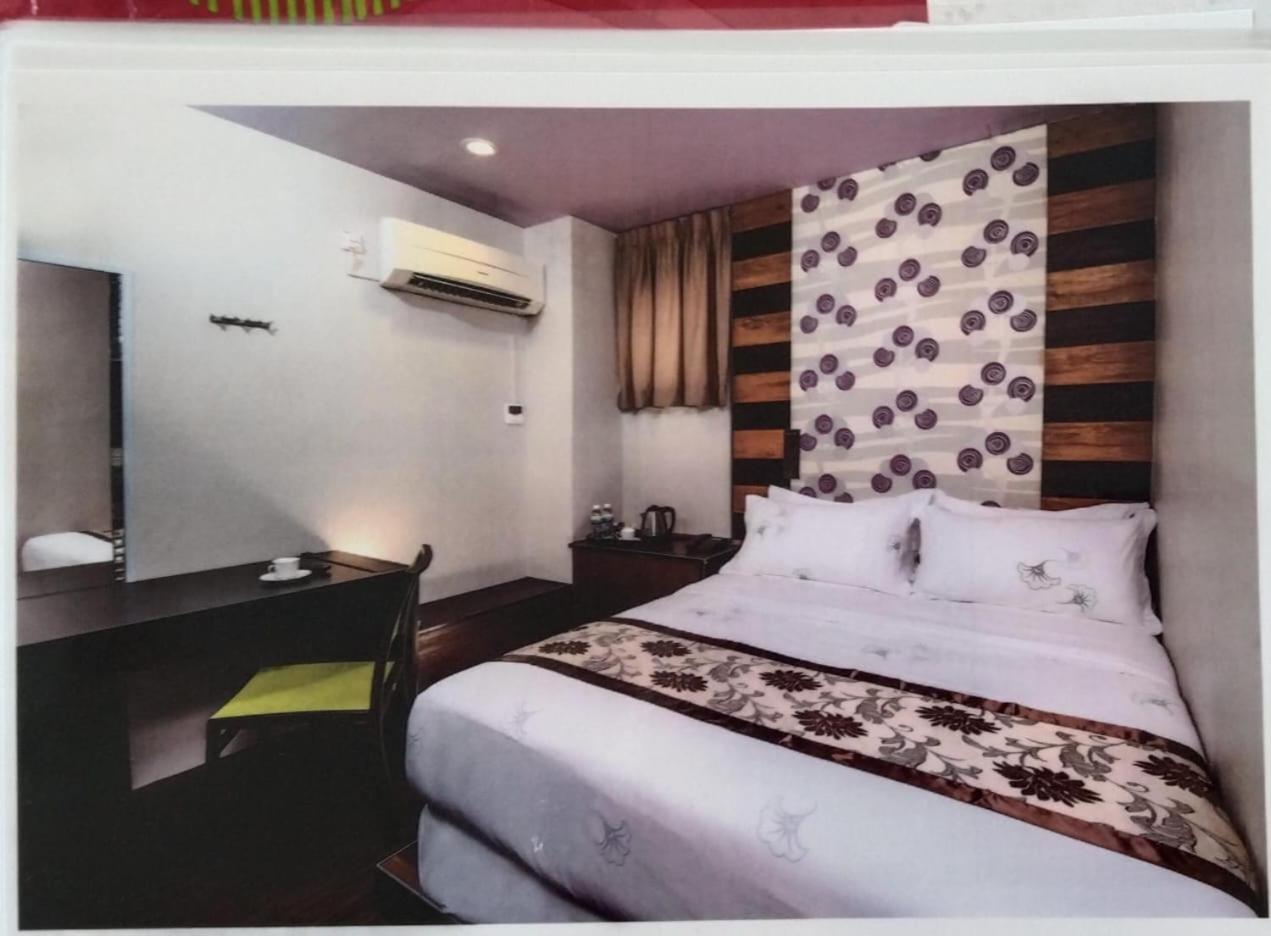 Hotel Holmes Johor Jaya Johor Bahru Buitenkant foto